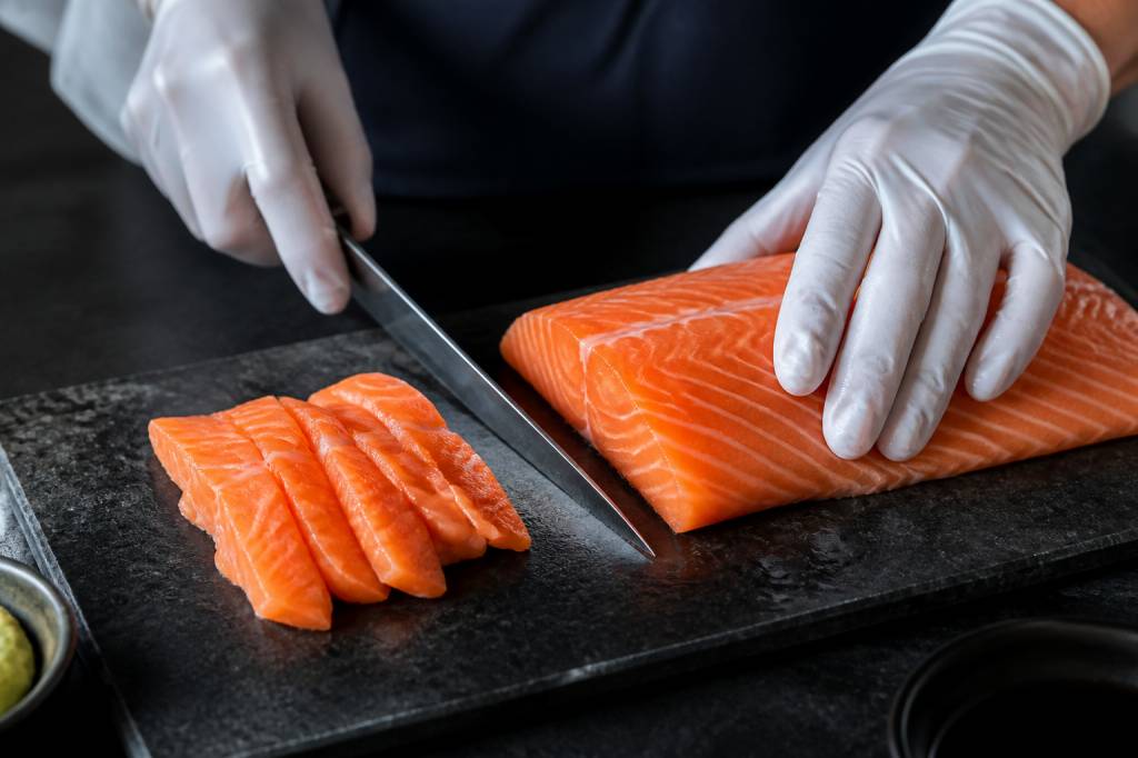 Bacterie poisson cru : quels risques sanitaires et comment les prévenir