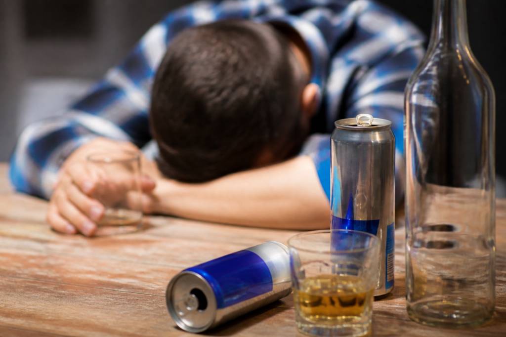 Alcool boisson énergisante : quels risques pour la santé ?