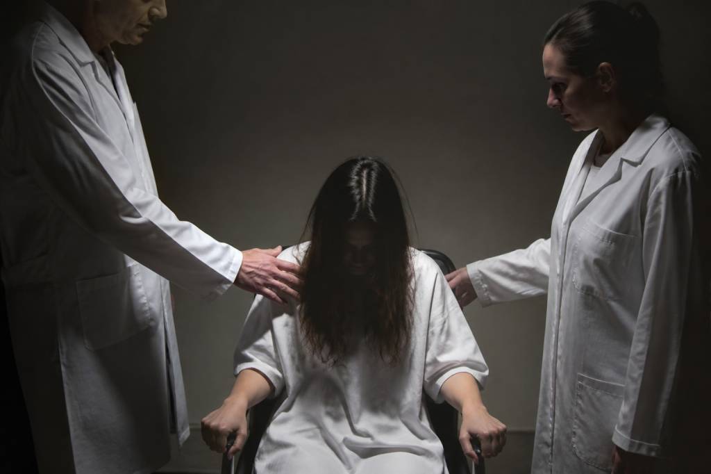 Cobayes humains : les dérives sectaires et les risques pour les victimes